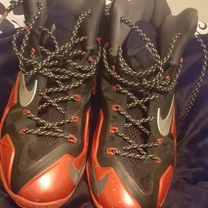 Men's basketball shoes